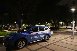 Furti sulle auto in sosta a Mirafiori, due donne arrestate dalla polizia dopo il colpo fallito