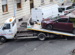 Blitz contro lo smercio di merce contraffatta: la polizia interviene dopo mesi di segnalazioni