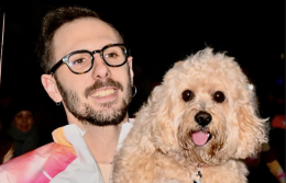 Dal Piemonte alle Olimpiadi, la Fiamma passa per quattro zampe: Chico entra nella storia