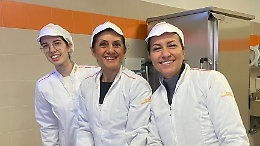 Torna a Leini &ldquo;Gioca cucina &ndash; Il laboratorio goloso&rdquo;: famiglie e bambini alla scoperta della mensa scolastica