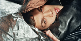 Blanco torna con un brano che parla alla sua generazione: &ldquo;Anche a vent&rsquo;anni si muore&rdquo; segna una nuova fase