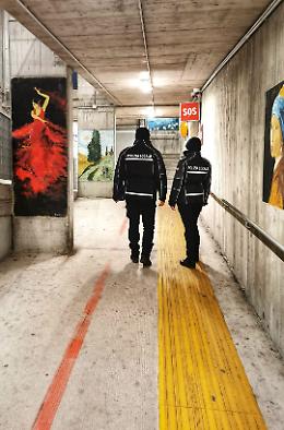 Vandali smascherati: danni in piazza Berlinguer e al sottopasso finiscono con sanzioni e ripristino