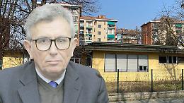 Amianto nell'ex scuola: il sindaco di Chivasso respinge la petizione che chiede l'abbattimento dell'edificio. I cittadini scendono in strada