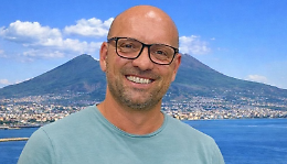 Muore nel sonno a 45 anni, il cuore lo tradisce nella notte: Chivasso e Torrazza piangono Beppe D&rsquo;Esposito