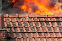 Incendio in regione Mignetta a Sciolze, casa distrutta dalle fiamme