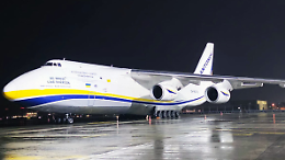 Il gigante dei cieli torna a Caselle: l&rsquo;Antonov An-124 atterra nella notte a Torino