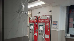 Vetri rotti e monitor danneggiati: vandalizzata la stazione ferroviaria di Settimo Torinese