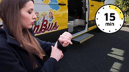 Quindici minuti che pesano come un macigno: a Tonengo la scuola riparte, ma l&rsquo;orario fa esplodere il malcontento