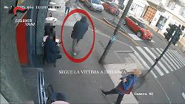 Seguita dal mercato e buttata a terra nell&rsquo;androne: a 92 anni rapinata sotto casa (FOTO&VIDEO)