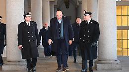 Crosetto a Torino dopo gli scontri, visita ai Carabinieri e incontro con i militari feriti