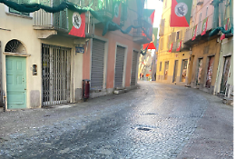 Borghetto chiuso sei giorni senza ordinanza. A Ivrea arriva il Carnevale e van tutti fuori di testa