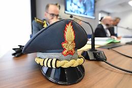 Scontri di Torino, &ldquo;da qui inizia l&rsquo;inferno&rdquo;: il racconto dei finanzieri che hanno salvato l&rsquo;agente dal blindato in fiamme