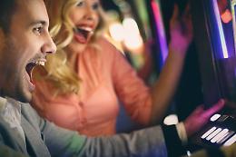 Azzardo d&rsquo;Italia: 157 miliardi bruciati, mafie in affari e una legge piemontese che non regge