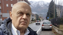 Auto sui marciapiedi e pedoni sulla carreggiata: a Germagnano scoppia la protesta