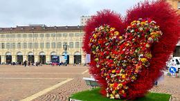 Un cuore di fiori per San Valentino, Torino celebra l&rsquo;amore