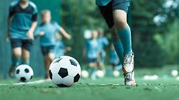 Calcio giovanile nel caos: dirigente picchiato a Chivasso dopo la partita, venti giorni di prognosi