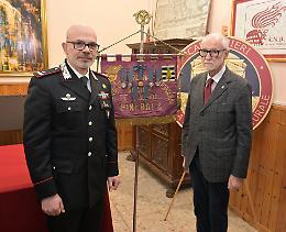 Labaro dei Bersaglieri rubato negli anni &rsquo;80 torna in Piemonte: i Carabinieri lo restituiscono dopo il sequestro online