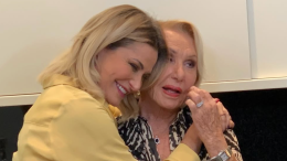 Simona Ventura festeggia la sua mamma: &ldquo;87 anni e sempre al nostro fianco&rdquo;