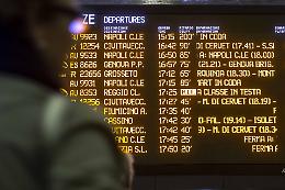 San Valentino nel caos: sabotaggi paralizzano l&rsquo;Alta Velocit&agrave;, Italia divisa in due