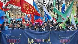 Metalmeccanici sotto la pioggia, &ldquo;Innamorati di Mirafiori", chiedono pi&ugrave; industria