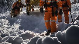 Groscavallo, otto giovani sfidano la bufera sulle Alpi Graie e tornano all&rsquo;alba con un ferito
