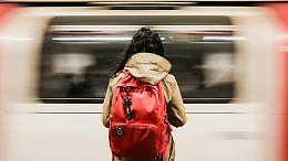 Cartella smarrita sul treno in Canavese: per Luca vince il senso civico