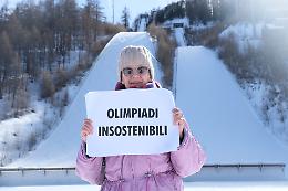 Milano-Cortina chiude, ma non si placa la polemica: &laquo;Fermate l&rsquo;ecocidio&raquo; (VIDEO)