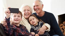 Nonni pi&ugrave; attivi, mente pi&ugrave; giovane: i dati sorprendono