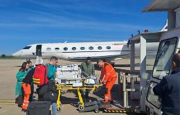 Bimbo in pericolo di vita trasportato d'urgenza da Alghero a Torino