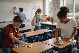Scuole sporche, Valditara richiama gli studenti: &ldquo;Lasciate le aule pulite&rdquo;
