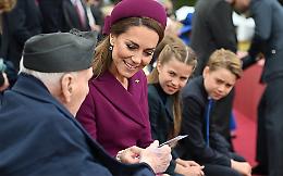 Il no gentile di Kate Middleton: quando il protocollo diventa un abbraccio