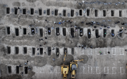 Strage delle bambine in Iran: 165 vittime.  La loro scuola &egrave; finita sotto le bombe. Oggi i funerali, l'Onu chiede un'inchiesta indipendente