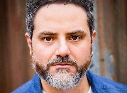 &ldquo;Candido&rdquo;, il grido fuori misura che ribalta il palcoscenico