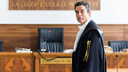 Dalla cattedra alla toga: Alessandro Gassmann porta in tv l&rsquo;avvocato Guerrieri, tra rigore, fragilit&agrave; ed equilibrio