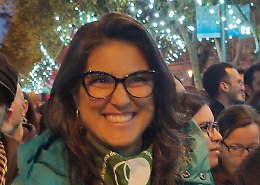 Chi difende le donne iraniane bombardando una scuola? 160 bambine morte e la guerra che usa il femminismo