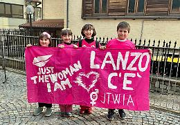 Camminata solidale e arte in mostra per &ldquo;Just The Woman I Am&rdquo; a Lanzo
