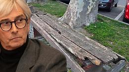 A Ivrea, ciottoli in piazza del Teatro, panchine "marce" in tutta la citt&agrave;
