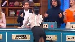 Bufera sulla Rai: post sulla ballerina di Affari Tuoi rimosso dopo le polemiche social