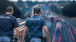 Sassi contro i tir sull&rsquo;autostrada A4: paura nel Novarese, indaga la Polizia stradale