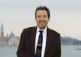 Biennale di Venezia 2026, il paradosso europeo: 22 Paesi invocano la libert&agrave; artistica ma chiedono di escludere la Russia