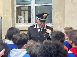 I Carabinieri tra i banchi della &ldquo;Rita Levi Montalcini&rdquo;: studenti a lezione di legalit&agrave; (FOTOGALLERY)