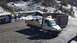 Saccheggia l&rsquo;ecocentro e accumula rottami in casa: pensionato denunciato nelle Valli di Lanzo