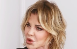 Alba Parietti furiosa nel podcast di Giulia Salemi: lite in studio e abbandono shock (VIDEO)