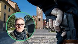 &ldquo;Stiamo fingendo che vada tutto bene&rdquo;: sparo a Chivasso davanti al Duomo, l&rsquo;accusa del socialista Marco Riva Cambrino