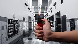 Bocciato a scuola tenta di incendiare l&rsquo;auto della prof: studente indagato con un complice