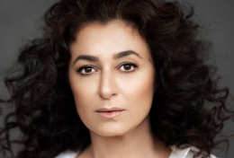 &ldquo;Siamo stranieri anche a casa nostra&rdquo;: Ece Temelkuran scuote l&rsquo;Occidente e accende il dibattito