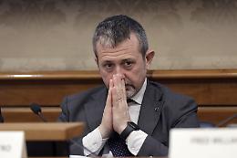 Il caso della bisteccheria, spiegato senza sconti: affari, foto e imbarazzi politici