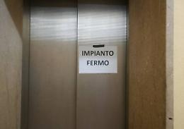 Grugliasco, ascensori ko da 5 mesi: anziani e disabili &ldquo;prigionieri&rdquo; nelle case popolari