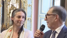 Famiglia del bosco, La Russa incontra i genitori: &ldquo;Spero che i figli tornino con loro&rdquo; (VIDEO)