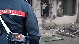 Bancomat fatto esplodere nella notte a Robassomero: chiodi sulla strada per coprire la fuga